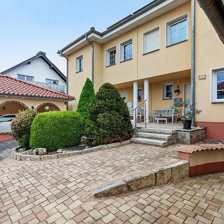 Am Keltenberg - La Stella Apartment Glauburg
